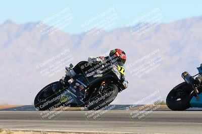 media/Jan-12-2025-CVMA (Sun) [[be1d2b16e3]]/Race 3-Amateur Supersport Middleweight/